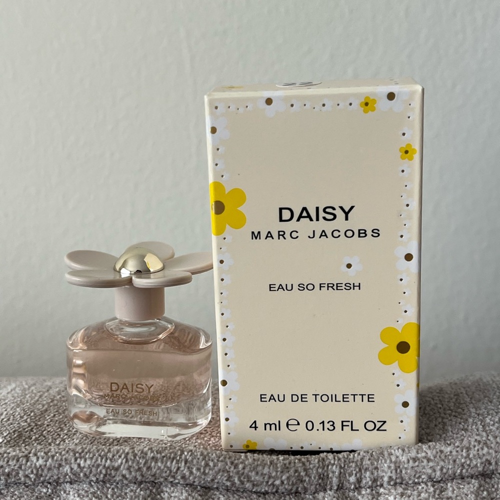 Marc Jacobs Daisy Eau So Fresh Miniature 4ml 0.13 FL OZ